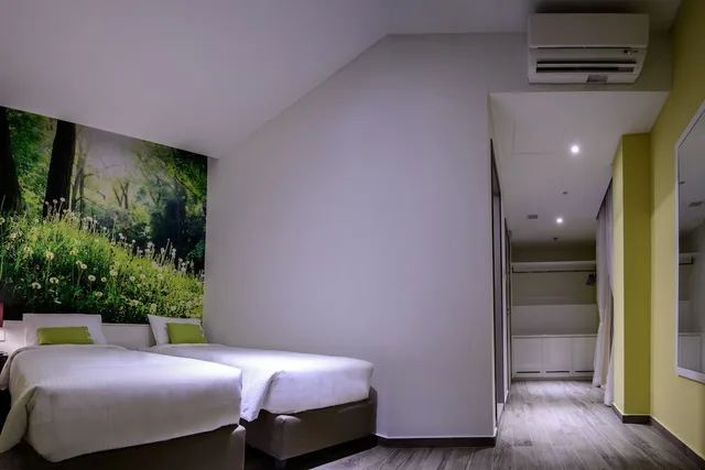 Gold, Deluxe, Twin Beds، J8 Hotel 1/1