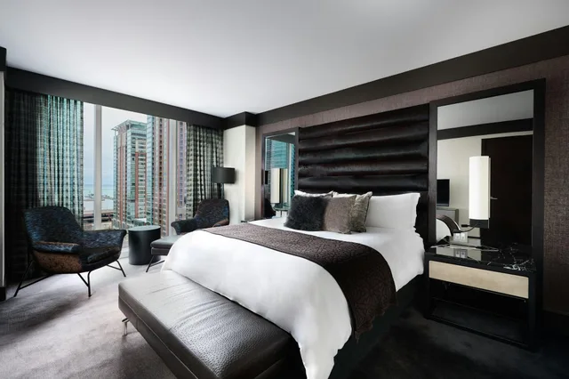 Premium, Single, 2 Double Beds، Loews Chicago 1/1