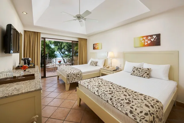 Sunset, 2 Queen Beds, Ocean View, Tamarindo Diria Beach Resort 1/10