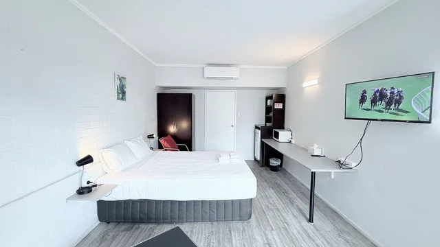 Deluxe, Double Bed, TROPICAL GATEWAY MOTOR INN 2/5