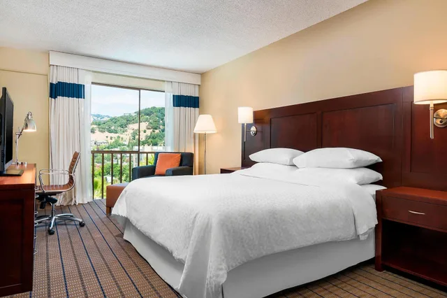 غرفة ديلوكس بسرير مزدوج، Four Points by Sheraton San Rafael Marin County 4/8