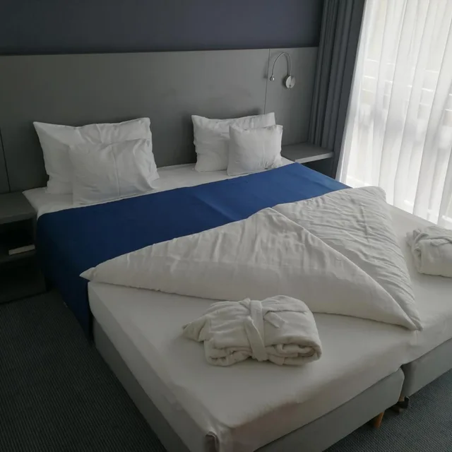 غرفة قياسية بسرير مزدوج، Hotel Yacht Wellness & Business 3/8
