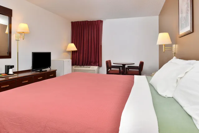 غرفة بسرير مزدوج لذوي الإعاقة، Americas Best Value Inn Beardstown 3/3