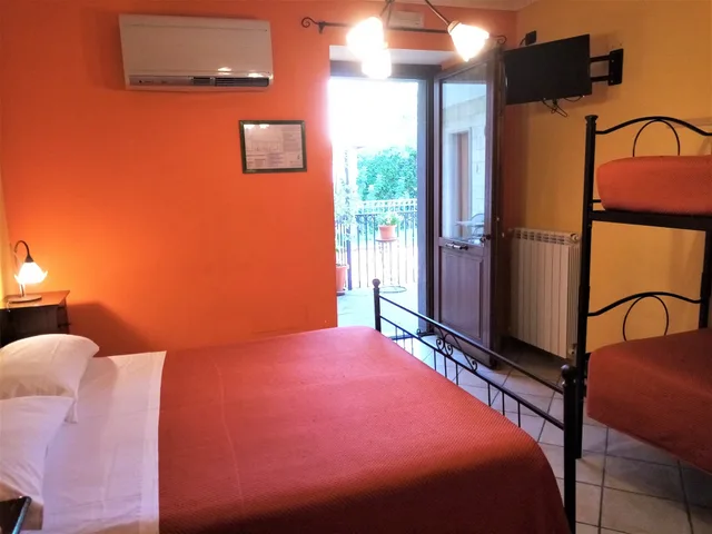 Basic, Quadruple, Double and Bunk Bed, Albergo Pace 1/3