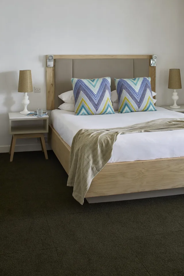 غرفة تنفيذية بسرير كينج مع أريكة، Hotel Slipway 1/4