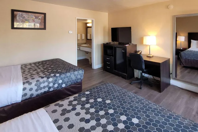 غرفة بسريرين مزدوجين للمدخنين، Econo Lodge Sacramento Convention Center 5/6