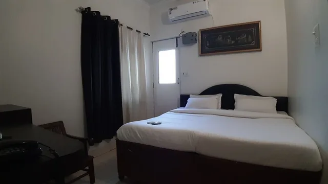 غرفة ديلوكس بسرير كينج بإطلالة على النهر، Sita Guest House 6/8