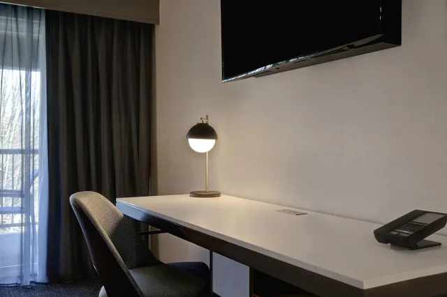 غرفة بسرير كينج، Courtyard By Marriott Portland Southeast Clackamas 6/10