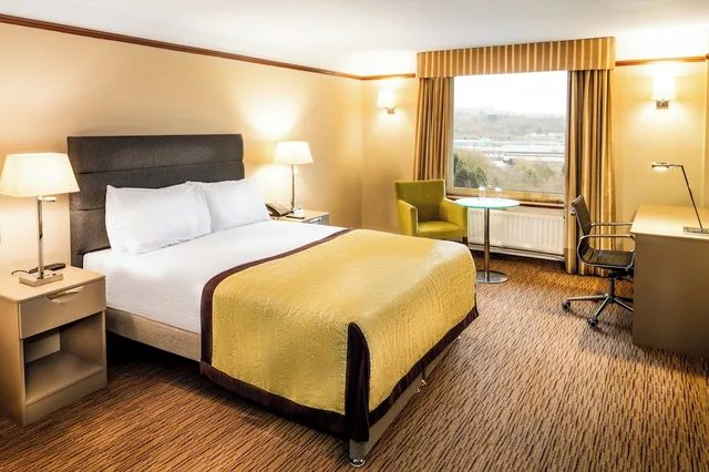 غرفة كلوب بسرير كينج، Copthorne Hotel Merry Hill Dudley 2/6