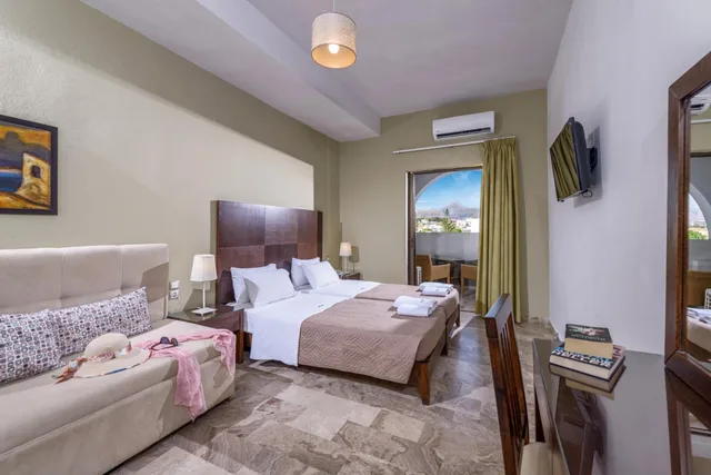 غرفة ثلاثية، Vanisko Hotel 4/9