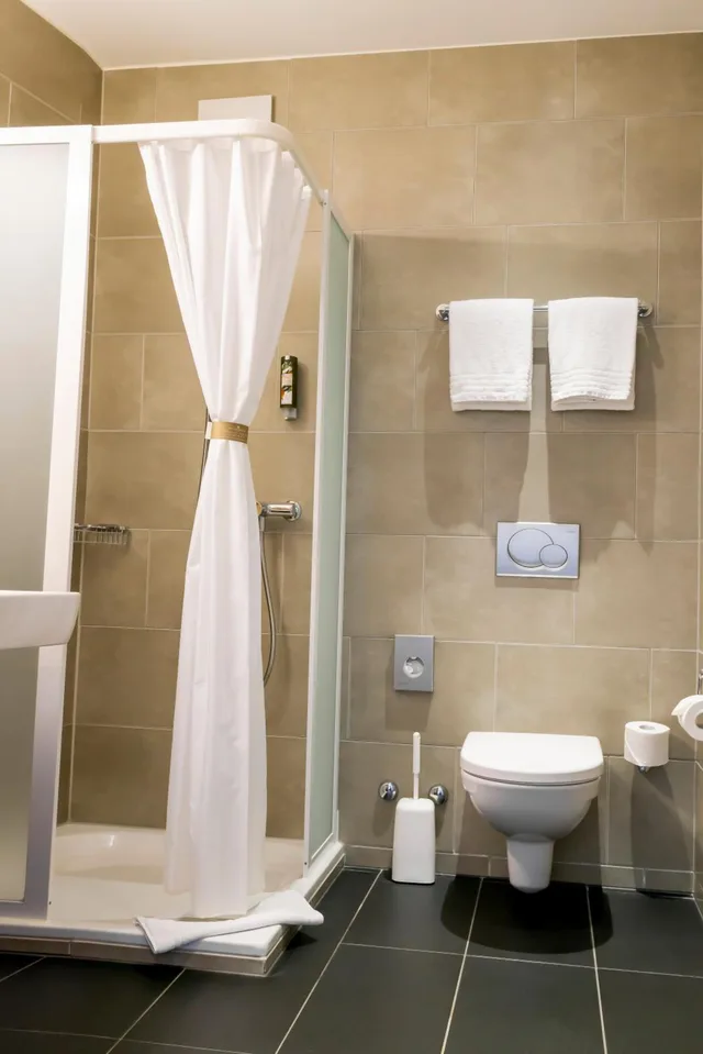 غرفة قياسية بسرير كوين، Hotel Krone Unterstrass 1/3