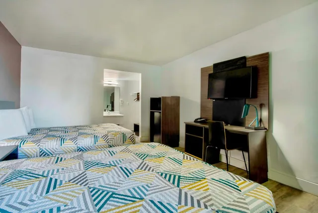 Room, Quadruple, Motel6 Tucson, AZ - East Williams Center 8/10