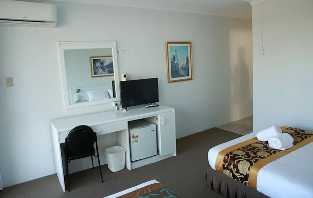 Room, Queen Bed, Sun Deck، El Lago Waters Motel 4/4