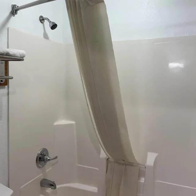 غرفة بسرير كينج لذوي الإعاقة، Super 8 By Wyndham Frankfort In 8/8