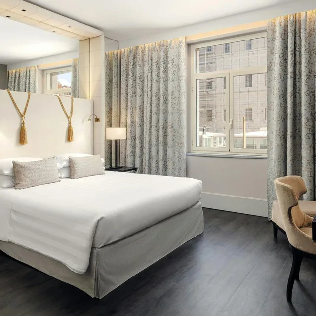 Deluxe, King Bed, Urban View، Sina Bernini Bristol, Autograph Collection 3/7