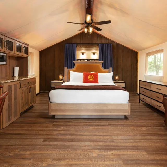 Glamping, Luxury, King Bed، Westgate River Ranch Resort & Rodeo 1/2