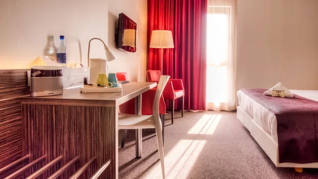 جناح جونيور بسرير كينج، Hotel Horizon 1/9
