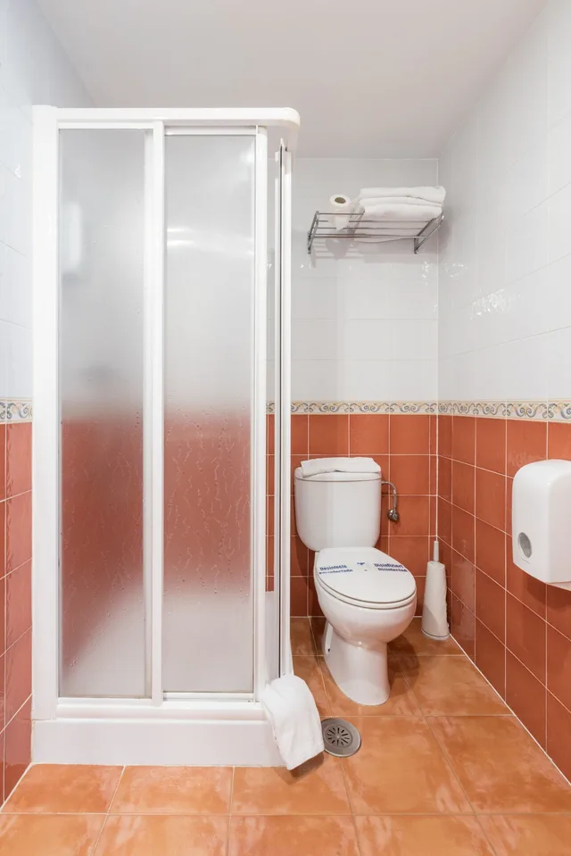 غرفة بسريرين منفصلين بشرفة، Hotel Romerito 8/9