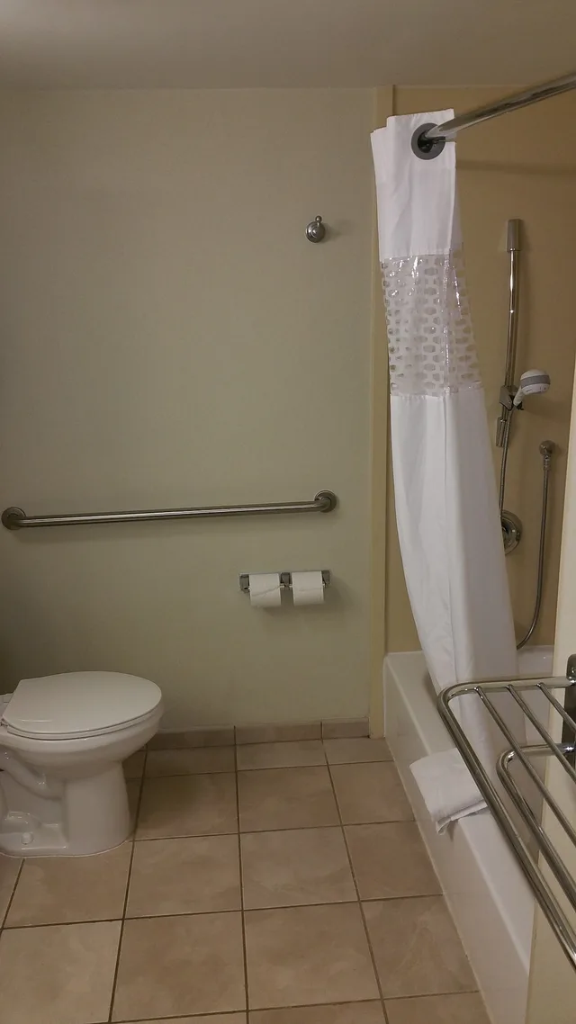 Room, 2 Queen Beds, Accessible, Hampton Inn Brattleboro 2/2