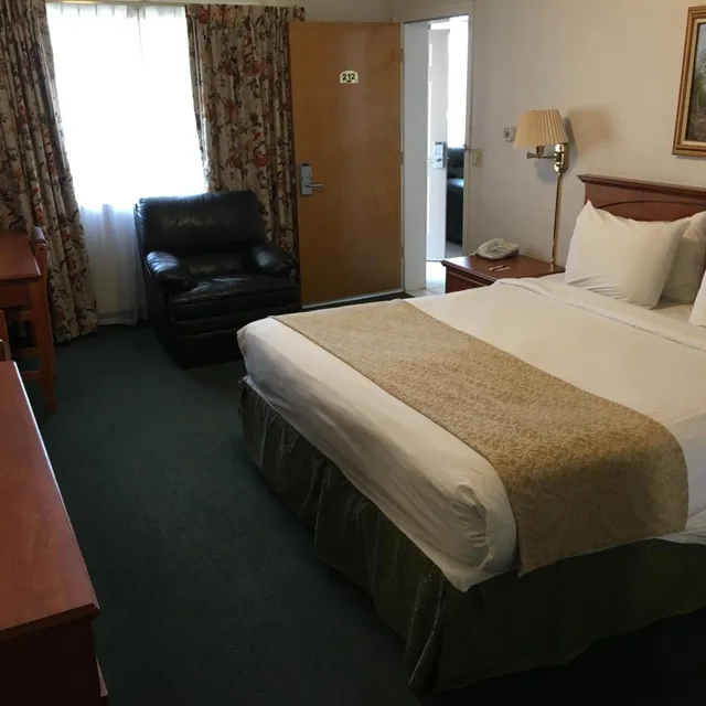 جناح بغرفتي نوم، Garden Inn and Suites 2/7