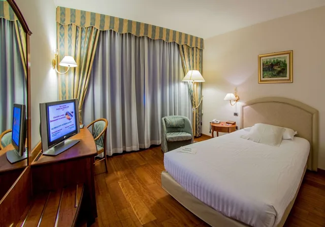 Standard, Single Bed, French Bed, Smoking، Best Western Hotel Globus City 1/2