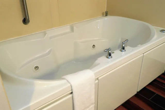 Suite, King Bed, Jetted Tub, Hampton Inn & Suites Lamar 3/4