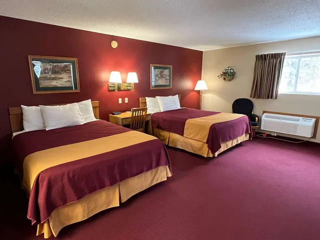 suite, 2 queen beds, Americas Best Value Inn Suburban Motel 1/1