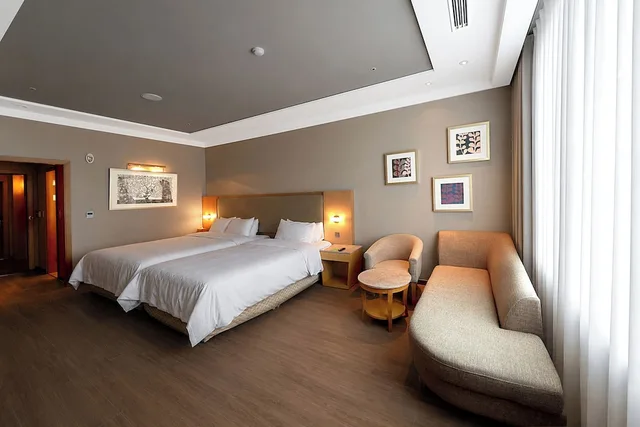 Grand, Hollywood, Twin Beds, Queen Bed، The Grand Hotel Daegu 3/10