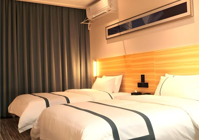 غرفة قياسية بسريرين منفصلين، City Comfort Inn Huangshi Bei Station 1/3