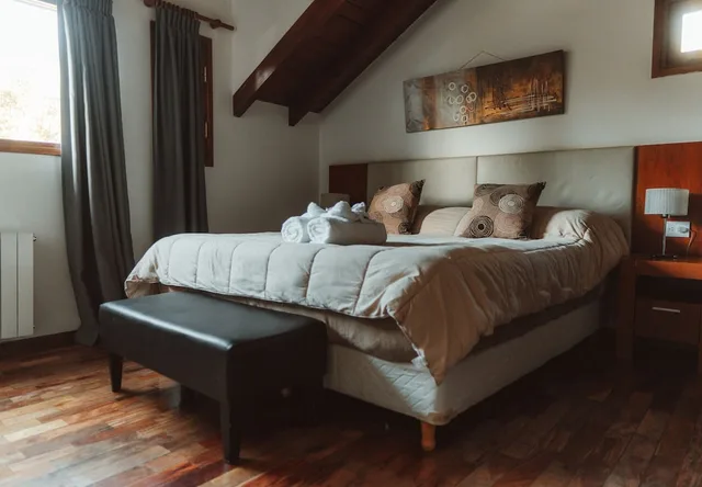 كابينة سوبيريور بسرير كينج وسريرين منفصلين مع أريكة، Boutique Hotel And Cabanas Bosque de Nahuel 2/8