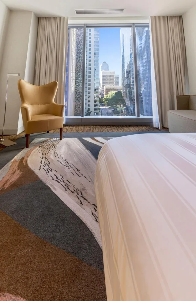 Standard, King Bed, Lotte Hotel Seattle 2/5