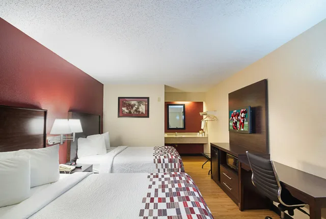 غرفة ديلوكس بسريرين مزدوجين، Red Roof Inn Madison 4/5