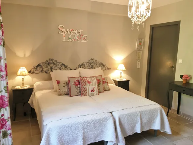 غرفة كومفورت بسريرين منفصلين في الملحق، L Orangeraie Hotel 5/6