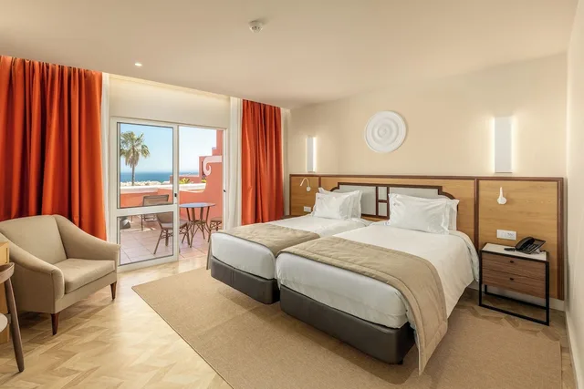 Room, Twin Beds, Ocean Front، Belavista da Luz 1/2