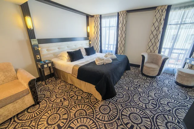 غرفة ثلاثية، Hotel Jehan de Beauce 4/10