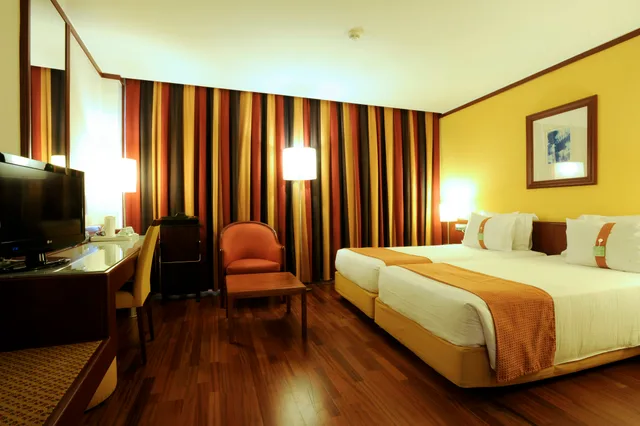 غرفة قياسية، Hotel Holiday Inn Lisboa Continental 2/3