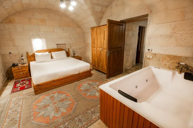 جناح بسرير كينج وسرير كوين، Caldera Hotel 6/7