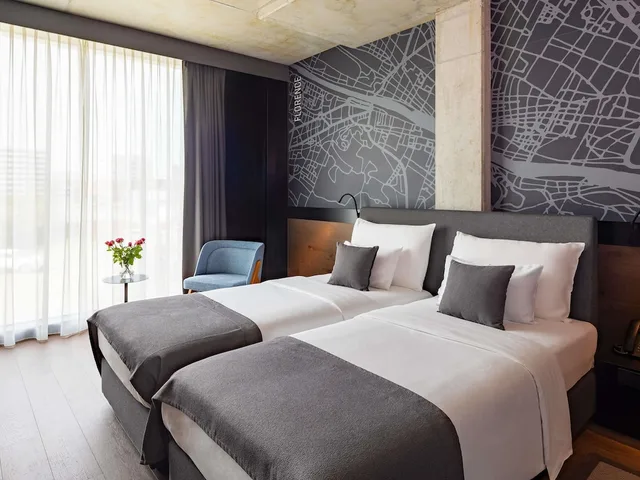 غرفة ديلوكس بسريرين منفصلين، Movenpick Zagreb 2/8