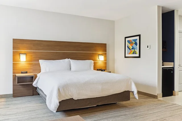 غرفة قياسية بسرير كينج، Hotel Fairchild 1/10