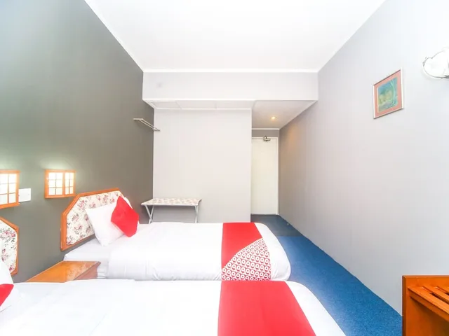 غرفة ديلوكس بسريرين منفصلين، Oyo 1026 Hotel Lutana 1/3
