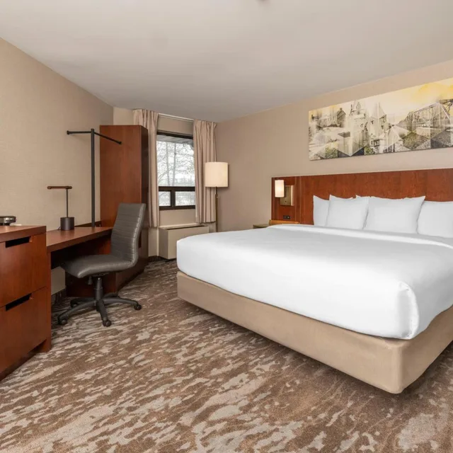 Room, Triple, Sofa, High Floor, Comfort Inn Kenora, ON 1/6
