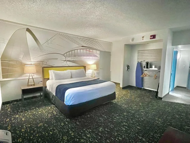 غرفة ديلوكس بسرير كينج، St. Louis Airport Hotel 1/1