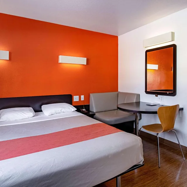 غرفة بسرير كوين، Motel6 Palatine, IL - Chicago Northwest 1/10