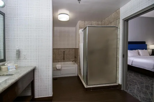 1 Bedroom, Suite, King Bed, Sofa, Hampton Inn West Monroe 8/8