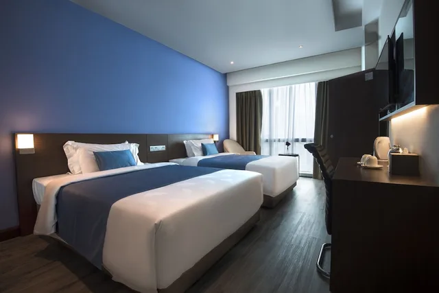 Deluxe, Executive, King Bed, 2 Queen Beds, City View, Riverside Majestic - Astana Wing 2/4