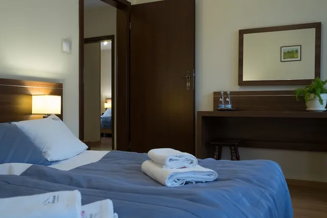 شقة بسرير كوين وسريرين منفصلين بغرفتي نوم مع أريكة، BELLAMONTE APARTHOTEL 4/10