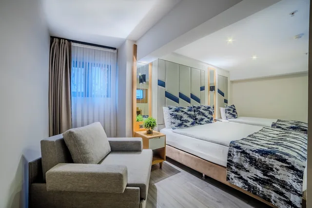 غرفة اقتصادية ثلاثية بسرير مزدوج وسرير فردي، Downtown Sirkeci Hotel 4/10