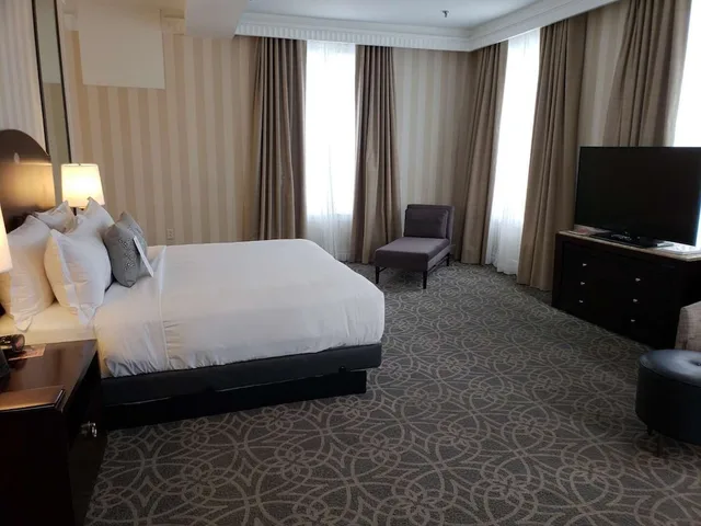 Cupola, Suite, King Bed, Mountain View, Sofa، Inns At The Equinox 1/4