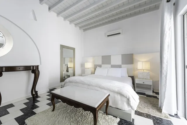 غرفة سوبيريور بسرير كينج بإطلالة جزئية على البحر، Smy Mykonos Suites Villas 10/10