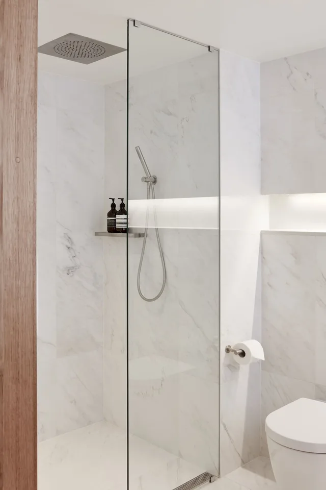 Urban Twin، Crystalbrook Riley 3/4